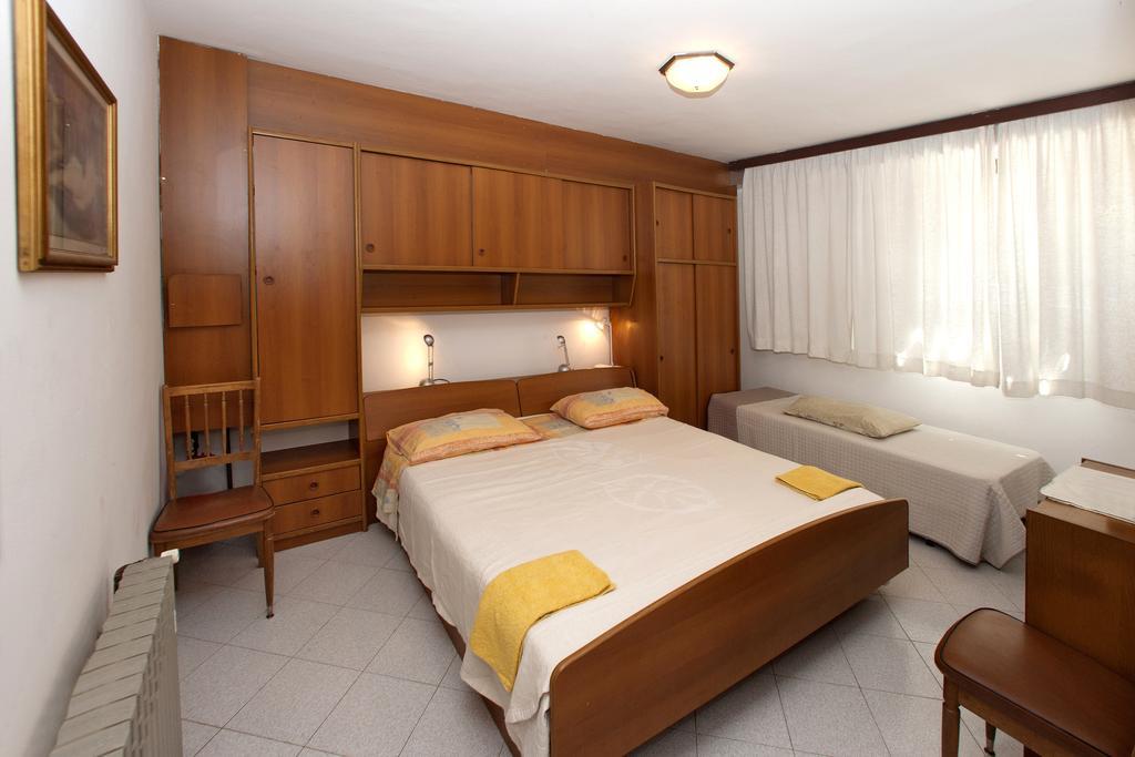 Apartments Mladenka Poreč Zimmer foto